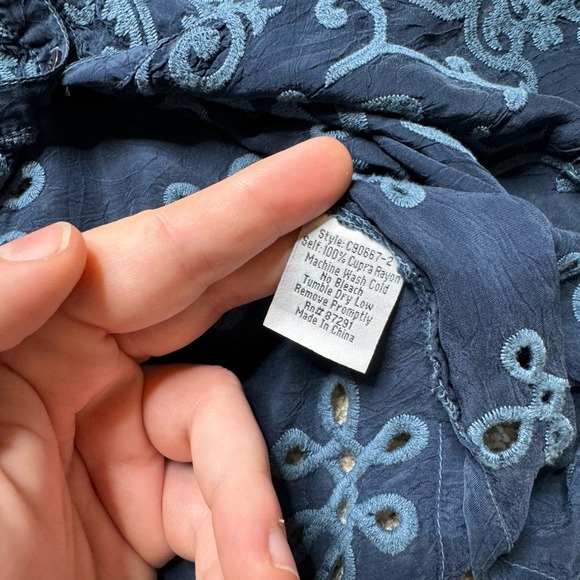 Johnny Was Blue Eyelet Button Down Sleeveless Tunic - Picture 4 of 4